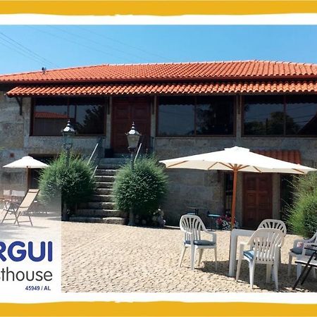 Bergui Guesthouse - Guimarães Exterior foto