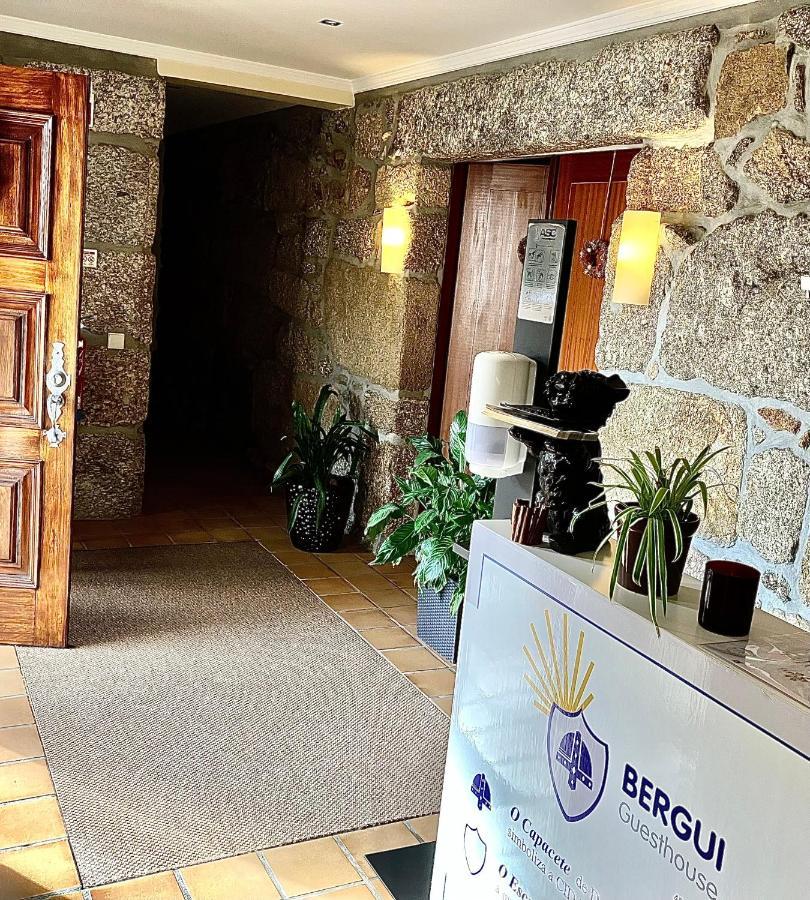 Bergui Guesthouse - Guimarães Exterior foto