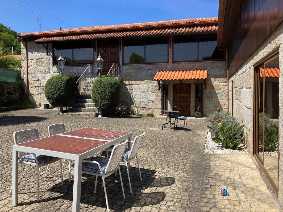 Bergui Guesthouse - Guimarães Exterior foto
